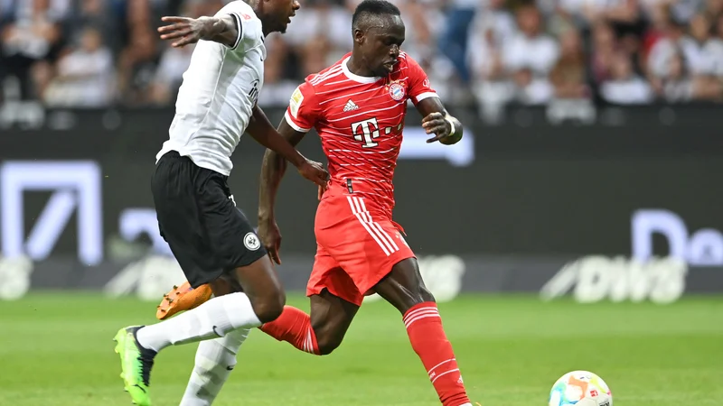Fotografija: Bayernov novinec Sadio Mane se je že v 1. kolu bundeslige odrezal z golom. FOTO: Christof Stache/AFP