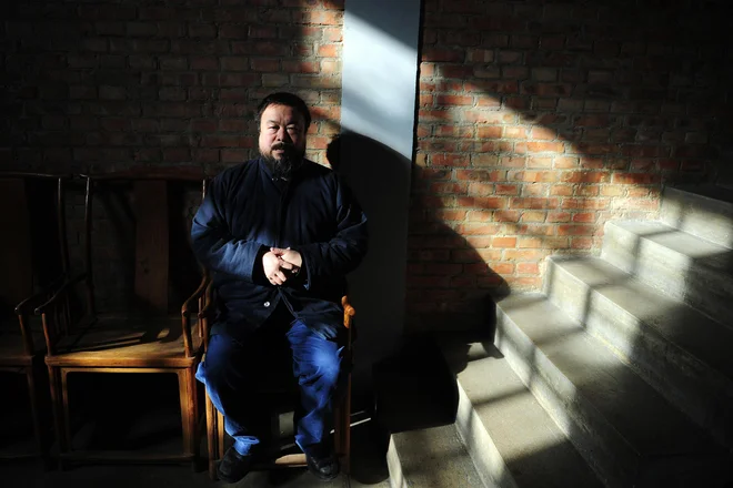 Podpora tistim, ki so končali za rešetkami, se zdi Ai Weiweiu zelo pomembna. FOTO: AFP