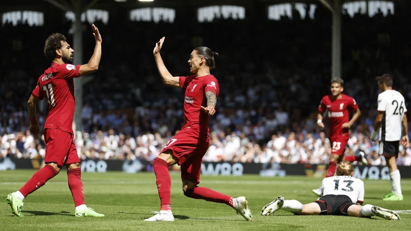 Fotografija: Darwin Nuñez in Mohamed Salah sta Liverpool rešila iz rezultatske zagate. FOTO: Peter Cziborra/Reuters