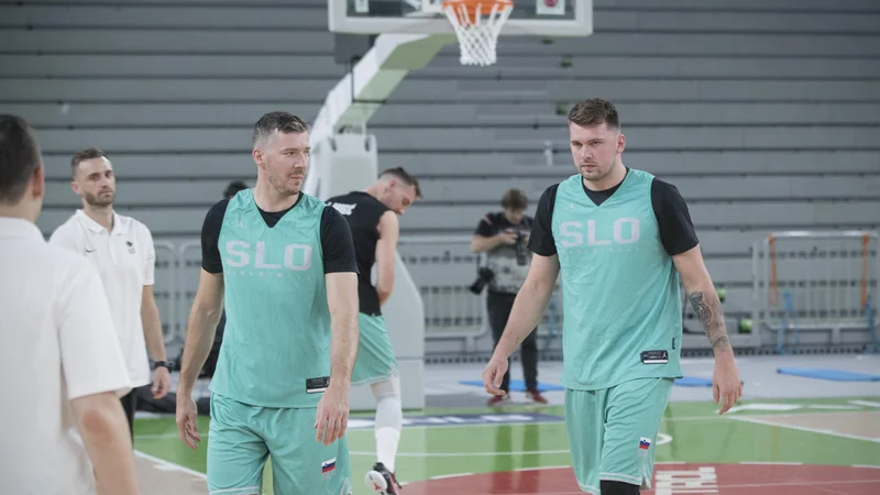 Fotografija: Goran Dragić in Luka Dončić še nista rekla zadnje skupne besede. FOTO: Jure Eržen/Delo
