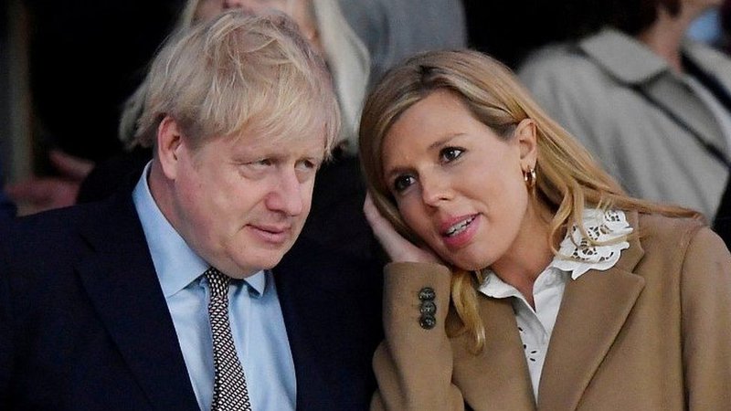 Fotografija: Boris in Carrie Johnson. FOTO: Reuters
