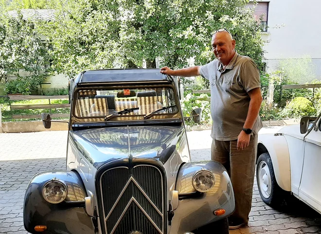 »V spačku se res gosposko pelješ, tudi zaradi zračnega vzmetenja, čeprav je sedež samo čez vzmeti napeto platno,« pravi Boris Belič. FOTO: Brane Maselj