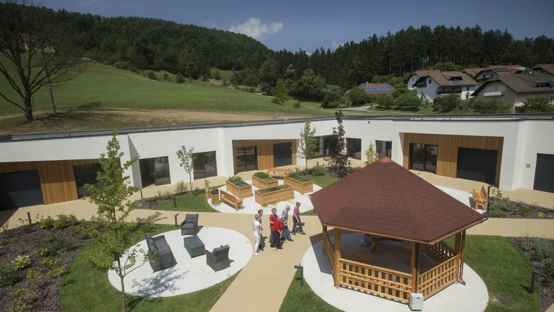 Tudi v Sloveniji imamo centre starejših, zasnovane po najnovejših smernicah za delo z osebami z demenco. Foto Jure Eržen