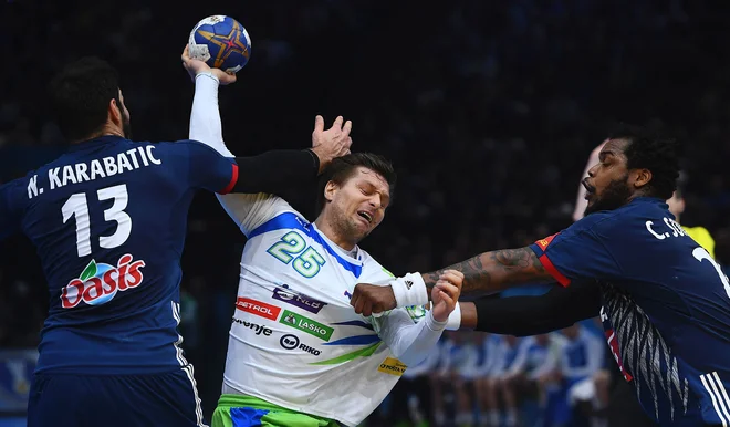 Nikola Karabatic a affronté la Slovénie à plusieurs reprises, gênant ainsi Marko Bezjak au Mondial 2017. PHOTO : Franck Fife/AFP