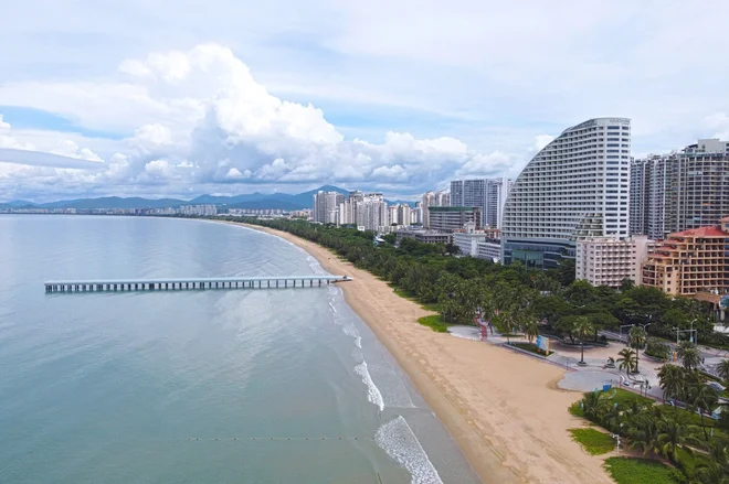 Zaradi virusa zaprto. Tako prazen je videti Hainan v zadnjih dneh. FOTO: Afp
