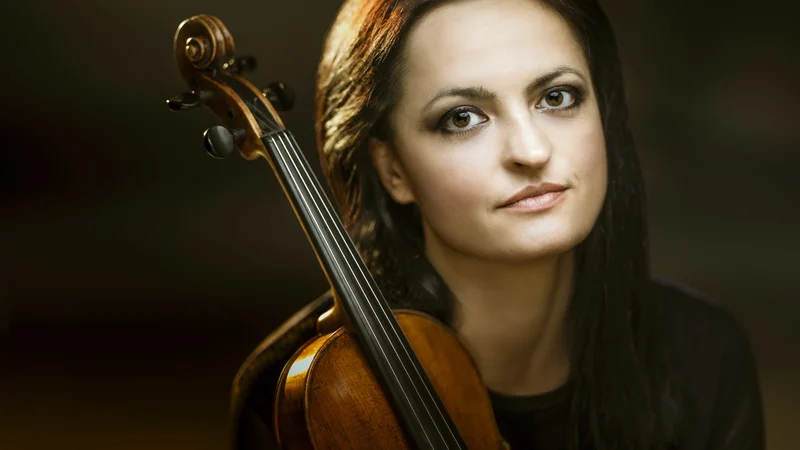 Fotografija: Na 68. Ljubljana Festivalu je ob spremljavi pianistke Marie Canyigueral na treh zaporednih večerih izvedla deset Beethovnovih sonat za violino in klavir. FOTO: Peter Searle
