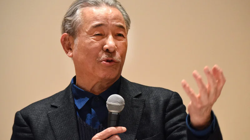 Fotografija: Issey Miyake si je od narodne in osebne tragedije dalje zadal cilj, da bo počel le stvari, ki prinašajo lepoto in veselje. FOTO: Toru Yamanaka/AFP