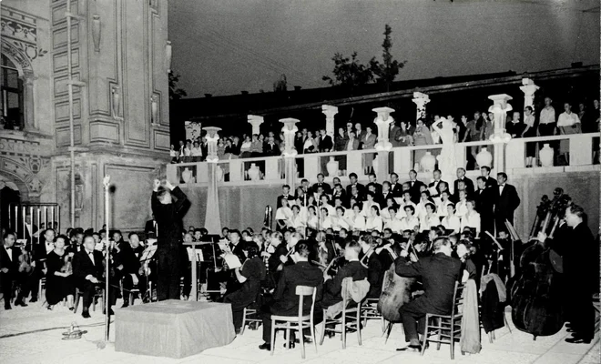Odprtje&nbsp;festivala leta 1957 s Simonitijevo simfonijo Pesem Ljubljani FOTO: Arhiv festivala
