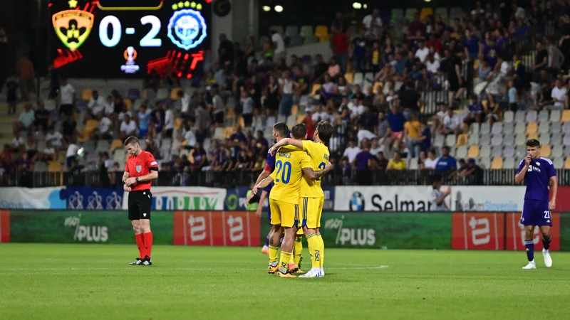 Fotografija: Finci bodo začeli tekmo s prednostjo dveh golov, ki velja v nogometu za izjemno neugodno. FOTO: Marko Pigac/pigac.si