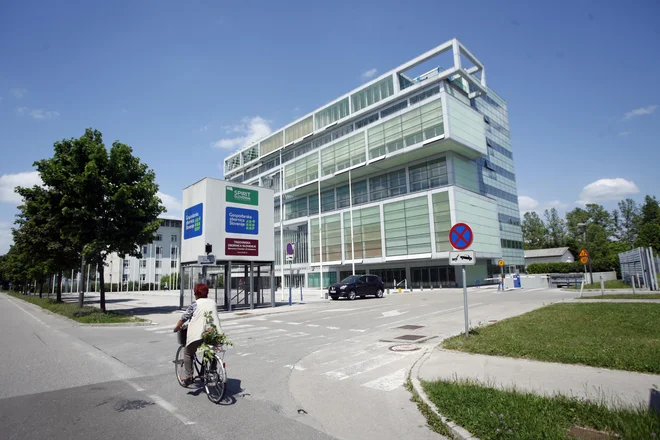 Predlog o dvigu splošne olajšave za 500 evrov glede na leto 2022 pomeni, da se bo splošna razbremenitev plač znižala manj, kot je bilo to prvotno predvideno, kar pomeni manjšo rast potrošnje gospodinjstev v letu, kjer bo izziv doseganje pozitivne gospodarske rasti, pravijo v GZS. FOTO: Mavric Pivk/Delo

