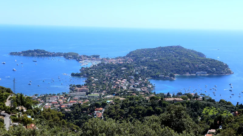 Najrazkošnejše vile na polotoku Cap Ferrat so zgrajene v obdobju belle époque, od poznih desetletij 19. stoletja do začetka prve svetovne vojne leta 1914. FOTO: Milan Ilić

