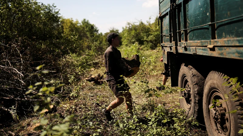 Fotografija: Ruske sile so dosegle delni napredek in postopno prodirajo v smeri od mesta Gorlivka do mesta Zajcev. FOTO: Nacho Doce/Reuters