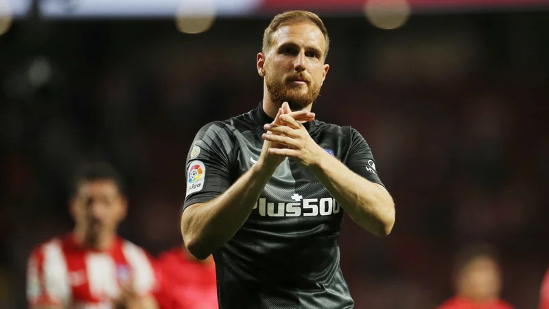 Fotografija: Jan Oblak je na 50 tekmah v minuli sezoni prejel 57 golov, največ v karieri. FOTO: Isabel Infantes/Reuters