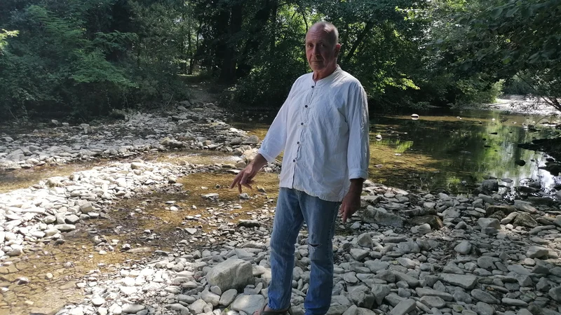 Fotografija: Borja Bertok, predsednik koprske ribiške družine, trdi, da so težave z vodooskrbo rešljive, reko pa bi morali ohraniti. FOTO: Nataša Čepar