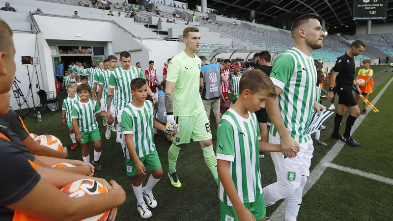 Fotografija: Nogometaši Olimpije bodo krenili po nove točke. FOTO: Leon Vidic