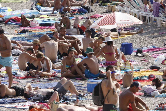 V Makarski so enodnevnim gostom iz BiH že večkrat očitali, da se gredo zastonj turizem. FOTO:&nbsp;Ivo Ravlić/Cropix
