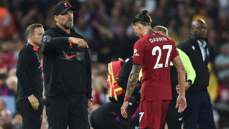 Fotografija: Jürgen Klopp je ostal brez Darwina Núñeza. FOTO: Peter Powell/ Reuters