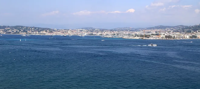 Pogled na Cannes z otoka Sainte-Marguerite FOTO:&nbsp;Milan Ilić
