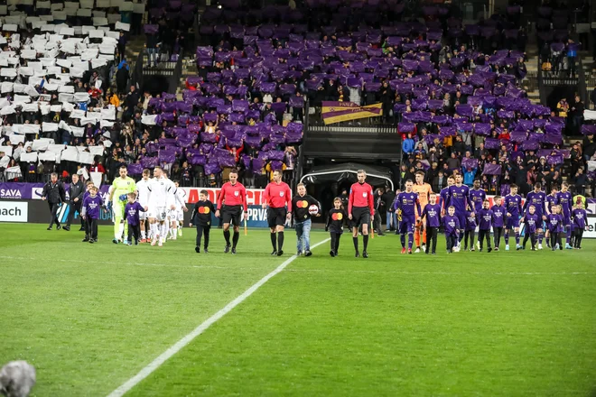 Maribor živi za nogomet in nestrpno pričakuje zasuk navzgor. FOTO: Črt Piksi/Delo
