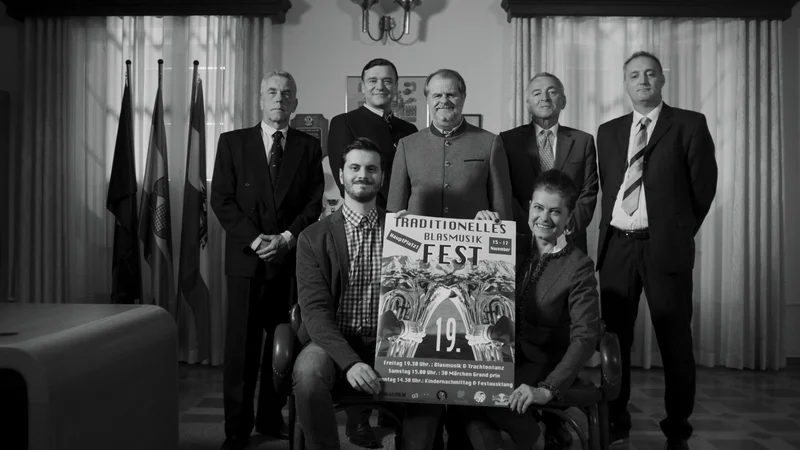 Fotografija: To, da zgodbo filma pripovedujem skozi prizmo vinjet, mi je omogočalo, da sem odpiral vprašanja, prek katerih lahko gledalec sam razmišlja o življenju, pravi režiser. FOTO: Gustav film
