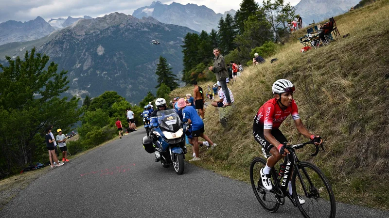 Fotografija: Kolumbijec Nairo Quintana bo lahko kolesaril na dirki po Španiji. FOTO: Marco Bertorello/AFP
