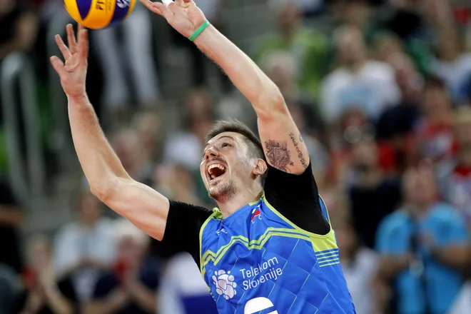 Na EP leta 2019 je bilo v Stožicah čudežno, Dejan Vinčić in soigralci si želijo začutiti navijaški ogenj tudi na SP. FOTO: Mavric Pivk
