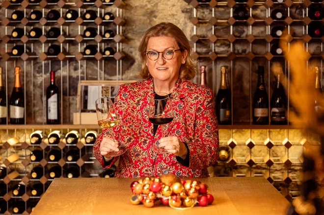 Mira Šemić je najboljša slovenska poznavalka vin, someljejka, ki jo cenijo tudi daleč zunaj naših meja. FOTO: Črt Piksi