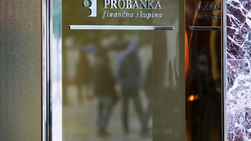Fotografija: Milana Lah in Peter Lobnik sta bila po ocenah sodnika zainteresirana za izkazane boljše poslovne izide banke. FOTO: Regent Tadej