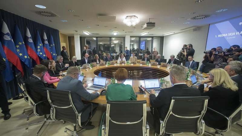 Fotografija: Predlog rebalansa proračuna 2022 bo glede na ustaljeno proceduro verjetno poleg vlade že kmalu pretresala tudi koalicija. Foto Jure Eržen