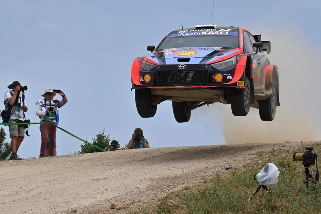 Ott Tänak je vpisal drugo zaporedno zmago. FOTO: Andreas Solaro/AFP
