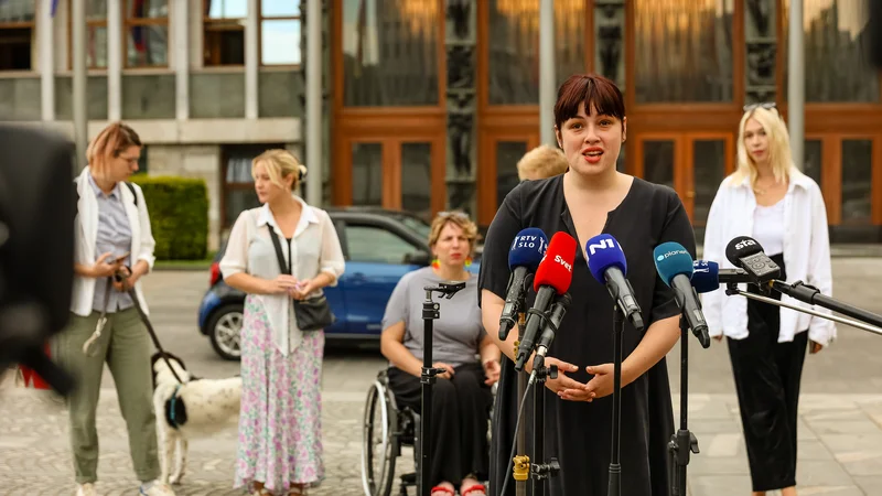 Fotografija: Nika Kovač je dejala, da je topel obrok pravica vsakega šolarja. FOTO: Črt Piksi