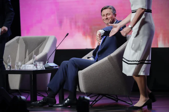 Borut Pahor se jeseni poslavlja od predsedniške funkcije, zato sta se Robert Golob in Tanja Fajon odločila, da mu prepustita govorniški oder na Bledu. FOTO:&nbsp;Uroš Hočevar/Delo
