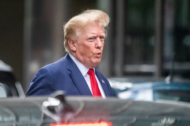 Trumpa preiskujejo zaradi domnevnih kršitev zakona o vohunjenju. Foto: REUTERS/David 'Dee' Delgado
