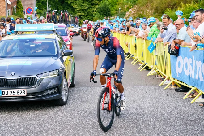 Zmagovale dirke po Franciji iz leta 2019 Egan Bernal se je z dirke po Danski takoj podal na dirko po Nemčiji in pokazal, da ga številni zlomi zaradi nesreče pozimi niso ustavile. FOTO: Bo Amstrup/AFP
