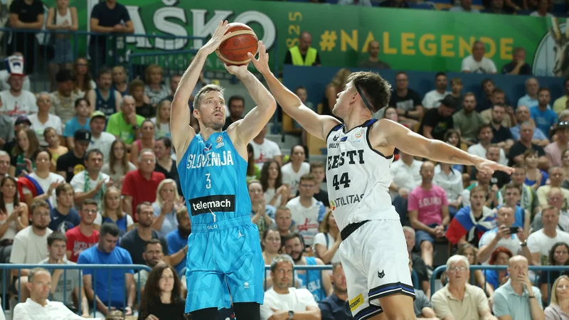 Fotografija: Goran Dragić je še enkrat potegnil kot pravi kapetan. FOTO: Jože Suhadolnik/Delo