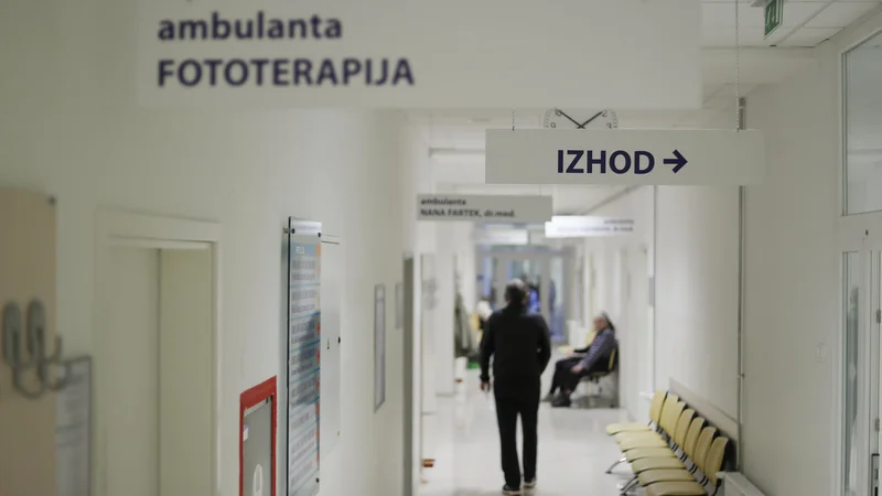 Fotografija: Primarno zdravstvo je v težavah. Z njim pa tudi občanke in občani. FOTO: Leon Vidic/Delo