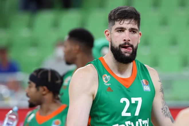Žiga Dimec (na fotografiji) bo po nastopu na lanskih olimpijskih igrah v Tokiu zdaj v okolici Osake nosil klubski dres japonskega kluba Nishinomiya Storks. FOTO: Aba