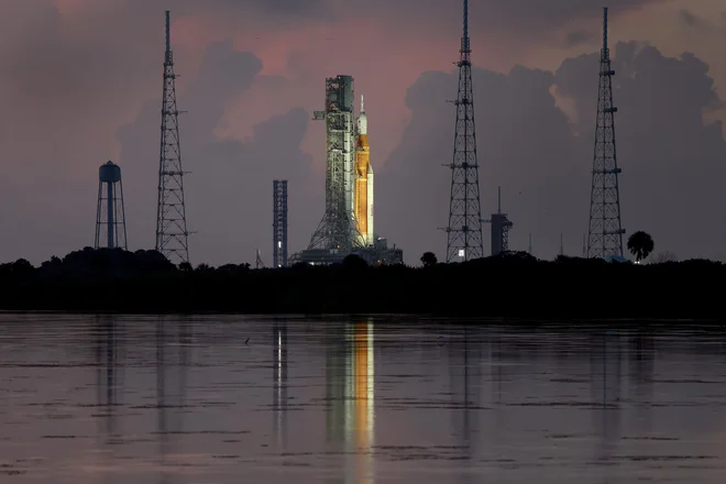 Raketa SLS je trenutno najmočnejša raketa na svetu. FOTO: Joe Raedle/AFP
