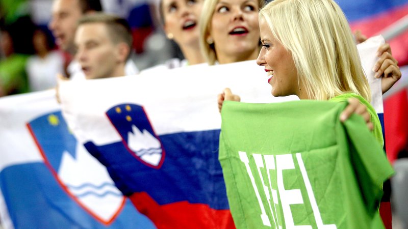 Fotografija: Vsa Slovenija bo navijala za košarkarje! FOTO: Roman Šipić

