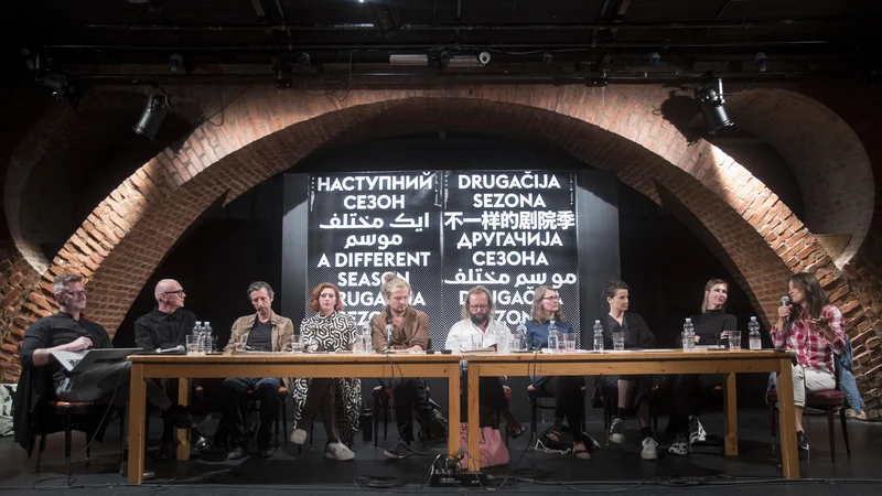 Fotografija: Sezono so predstavili direktor Tibor Mihelič Syed, Goran Injac in snovalci prihodnjih projektov. FOTO: Jure Eržen