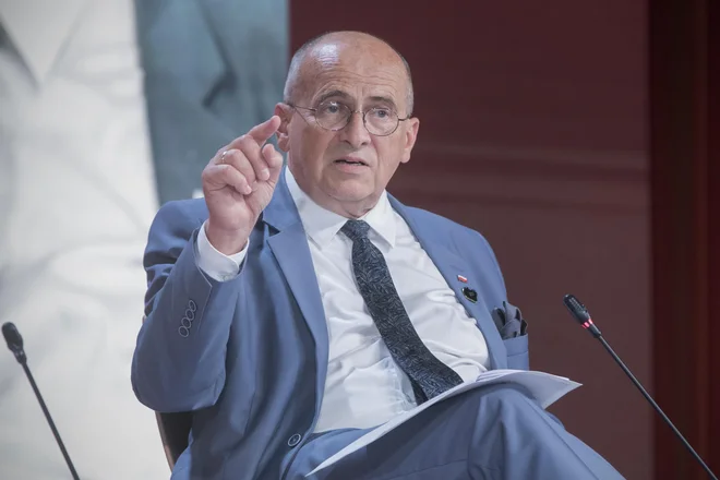 Zbigniew Rau: »Če populizem pomeni vztrajanje pri nacionalni suverenosti in pravici veta v svetu EU, poslušanje skrbi državljanov in poskus reševanja Evrope pred propadom – potem smo populisti.« Foto: Jure Eržen/Delo