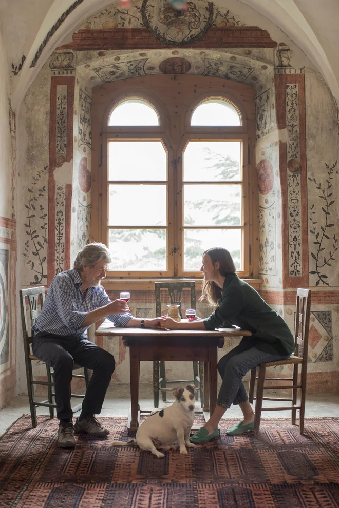 Reinhold Messner z ženo Diane Schumacher živi v enem od svojih muzejskih gradov v bližini Bolzana. FOTO: Jure Eržen
