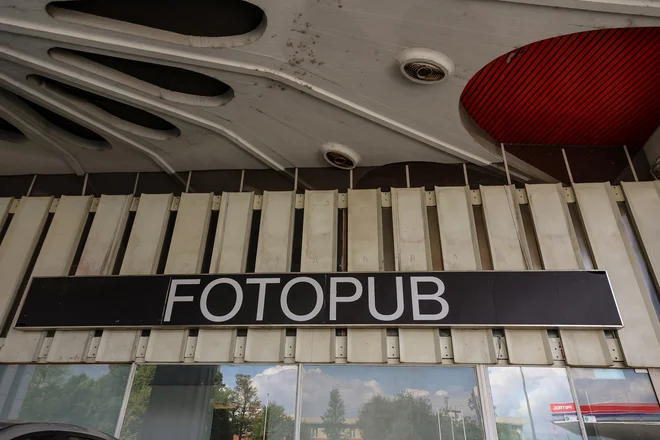 Nekateri mediji so sicer v zadnjih tednih pisali o očitkih o domnevnih spolnih in finančnih zlorabah, ki letijo na novomeškega kulturnika in zastopnika Društva za sodobno kulturo Fotopub Dušana Josipa Smodeja. FOTO:&nbsp;Črt Piksi
