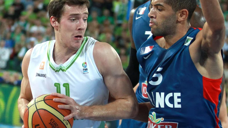Fotografija: Goran Dragić in Nicolas Batum med četrtfinalno tekmo eurobasketa 2013 pri nas. FOTO: Roman Šipić
