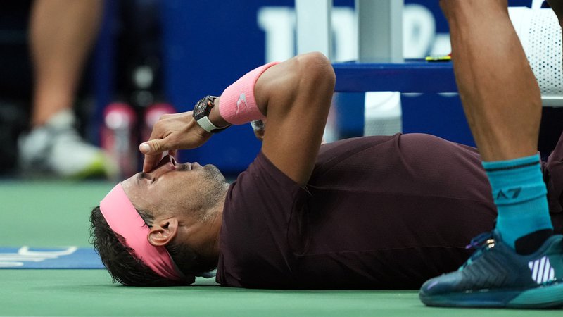 Fotografija: Rafael Nadal si je pri enem od udarcev poškodoval nos. FOTO: Danielle Parhizkaran/Usa Today Sports

