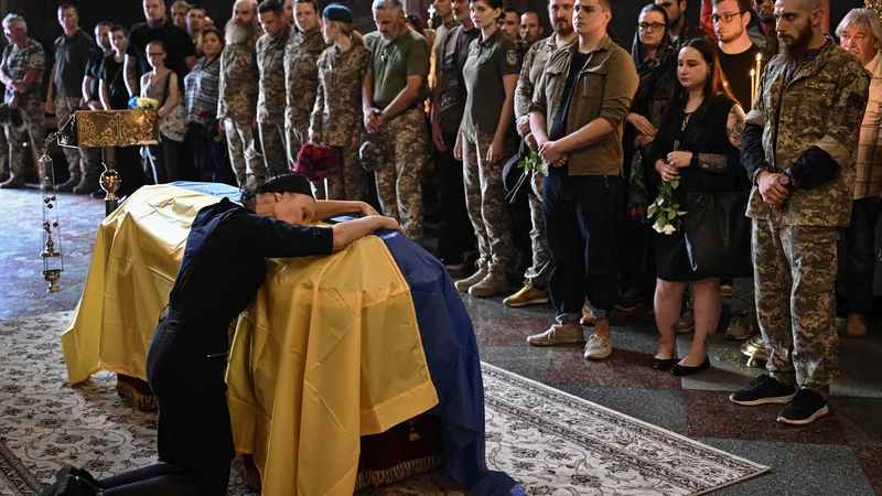 Fotografija: Ukrajinska vojska naj bi utrepela izgube. FOTO: Genya Savilov/AFP