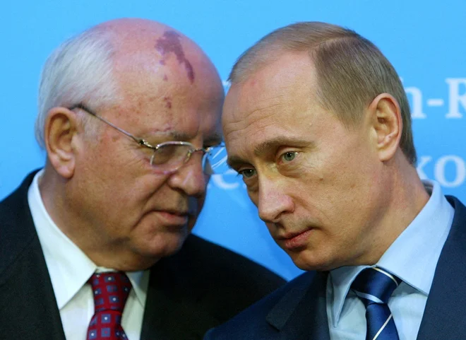 &nbsp;Koliko let bo trajala tekma med mirom in vojno? FOTO: Christian Charisius/Reuters

