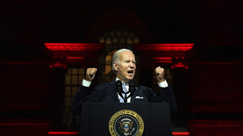 Fotografija: Demokratski predsednik Joe Biden med govorom o duši ameriškega naroda. Foto Jim Watson'Afp

