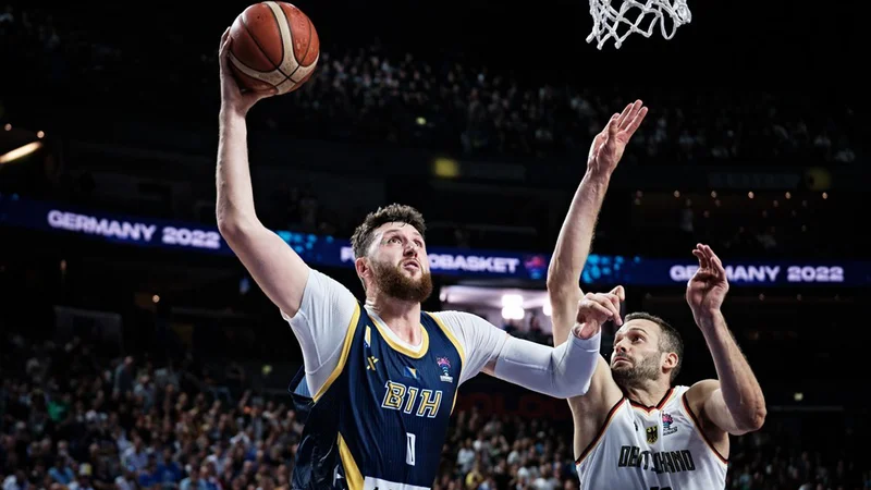Jusuf Nurkić je močan adut BiH na obeh straneh igrišča. FOTO: FIBA
