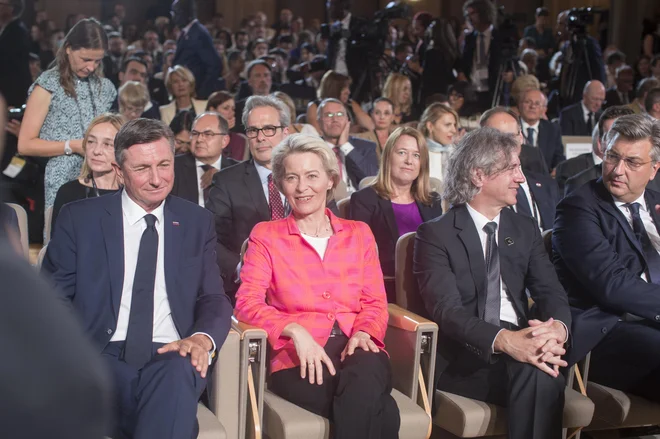 Napoved Ursule von der Leyen na Blejskem strateškem forumu o drugačnem določanju cen elektrike je nejasna in sproža nove negotovosti. FOTO: Jure Eržen/Delo
